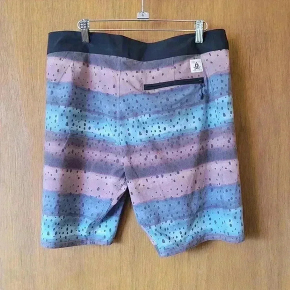 Hippy tree Men's Trout Board Shorts Size 34 - Picture 2 of 11